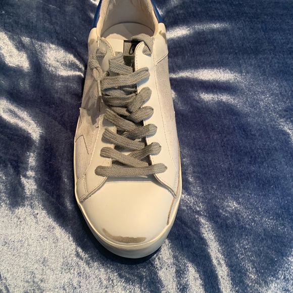MENS size 44: Golden Goose sneakers- never worn- new in box. - Picture 2 of 8